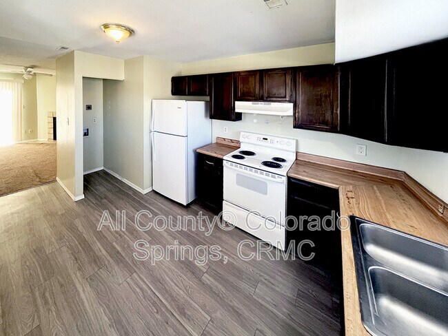 Building Photo - 1010 Mazatlan Cir