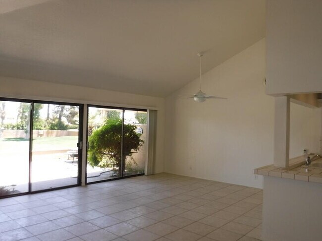 Building Photo - 41460 Woodhaven Dr E