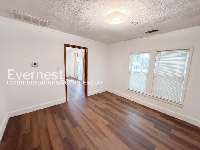 Foto del edificio - 1233 Elm Ave