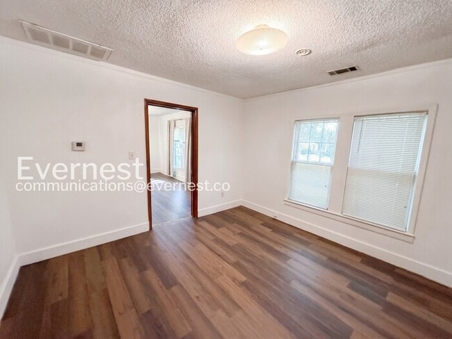 Building Photo - 1233 Elm Ave
