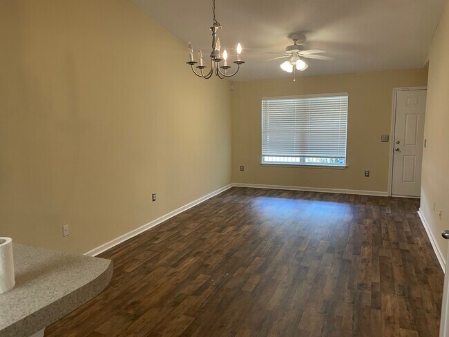 Foto del edificio - 400 Eisenhower Dr
