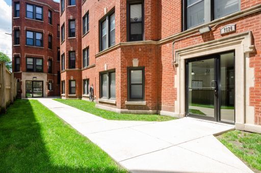 Foto principal - 7530 N Seeley Ave