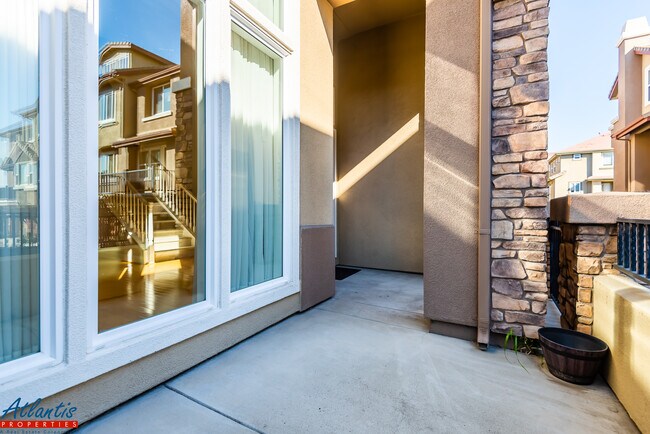 Building Photo - 1728 Avenida Elisa