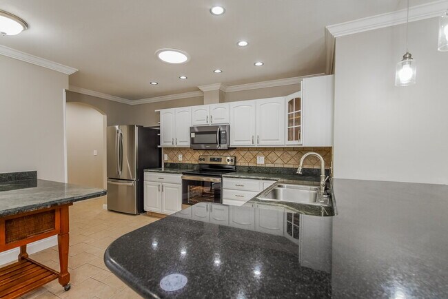 Foto del edificio - 1203 Trotwood Blvd