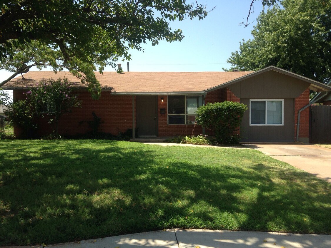 Primary Photo - 908 NW 23rd St