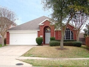 Building Photo - 2317 Killarney Dr