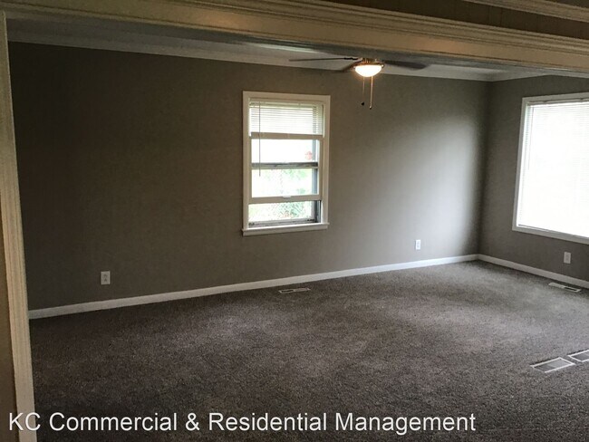 Building Photo - 3 br, 2.5 bath House - 103 NE 64th St