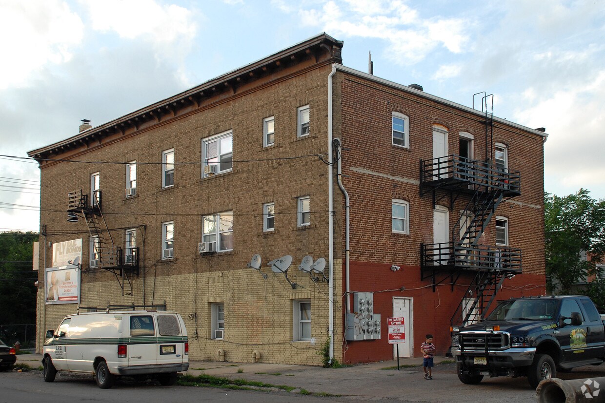 Foto del edificio - 72 Jersey Ave
