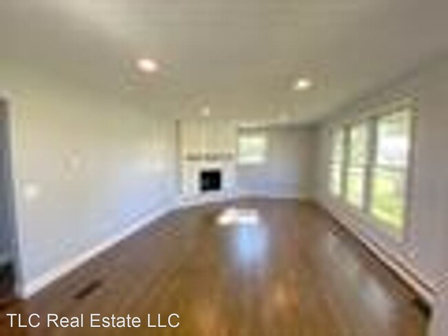 Building Photo - 3 br, 2 bath House - 190 Elm Street