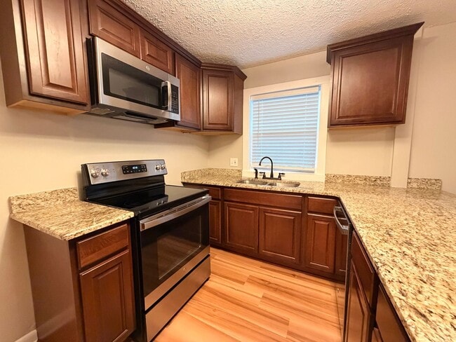 Photo - 3 Bed 2 Bath in Hapeville! House