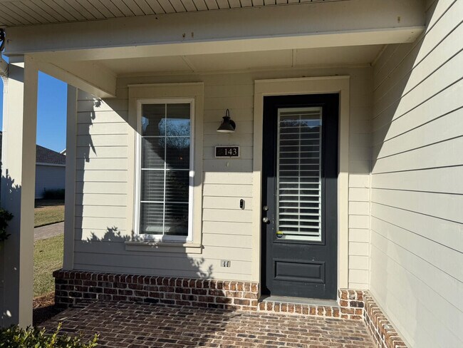 Foto del edificio - 143 Christian Dr