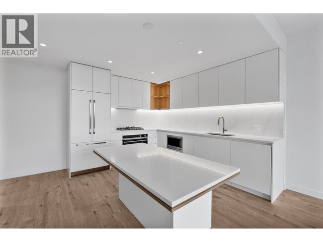 Building Photo - 720 Farrow St