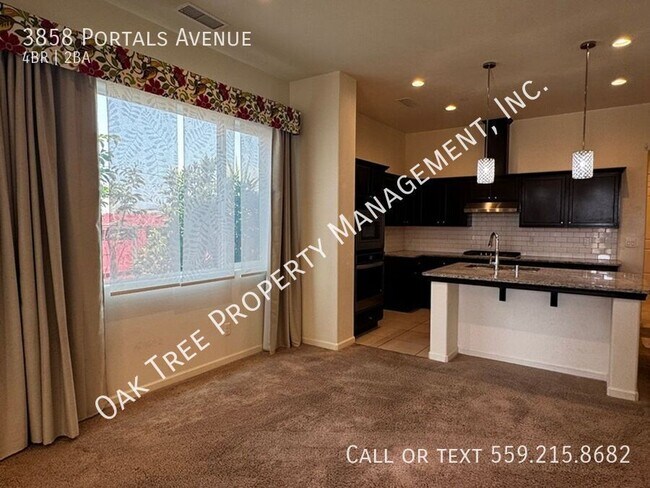 Foto del edificio - 3858 Portals Ave