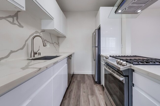 Interior Photo - 715 Marlborough Ave