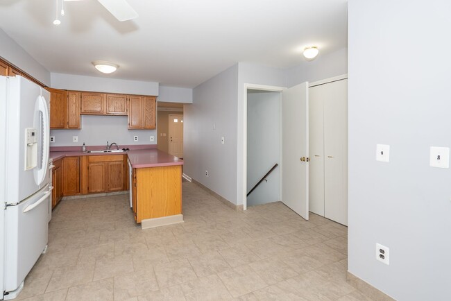 Foto del edificio - Must see two bedroom condo in Harrison Twp