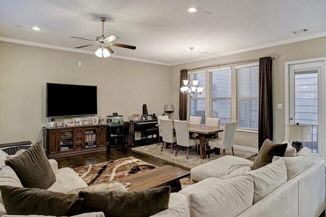 Foto del edificio - 1031 W 21st St
