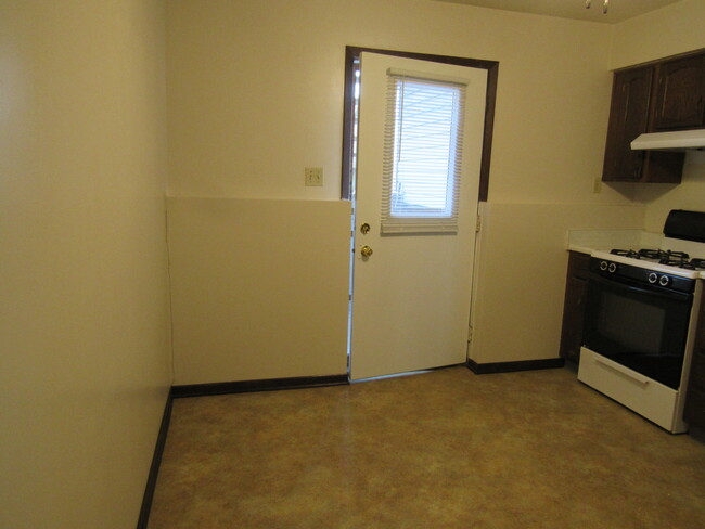 Building Photo - 4068 Poppy Garden Rd