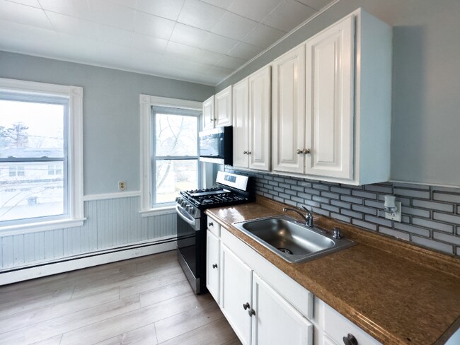 Building Photo - 29 Chadwick St