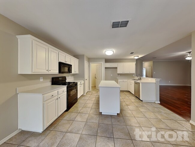 Building Photo - 5005 Vaquero Dr