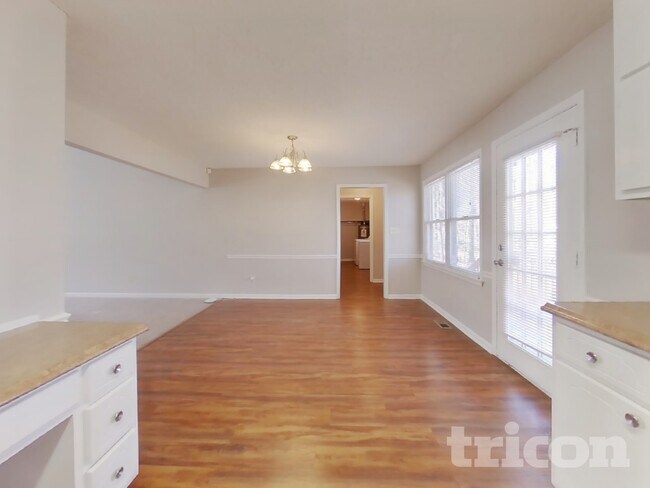 Building Photo - 449 Justins Crossing