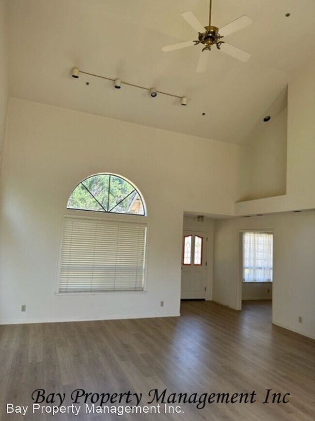 Foto del edificio - 4 br, 2.5 bath House - 22743 Indian Spring...