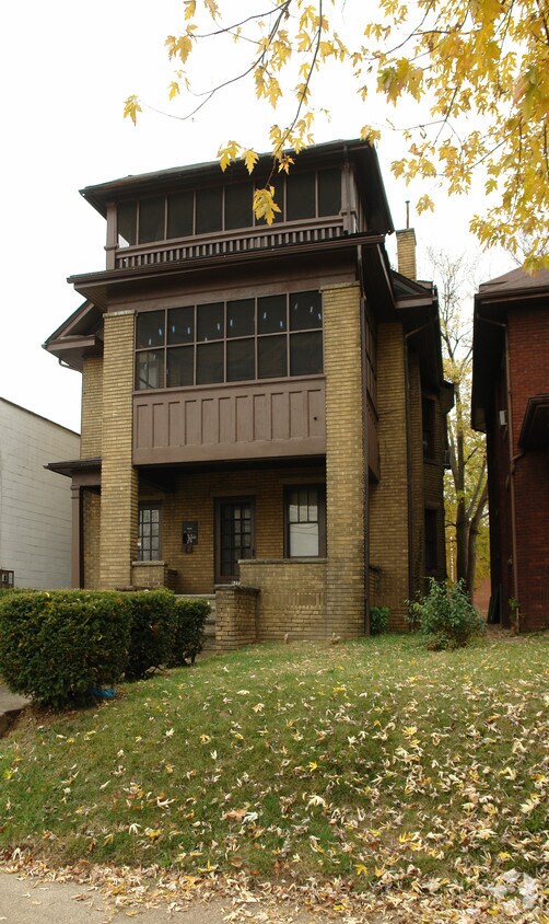 Primary Photo - 627 1st St