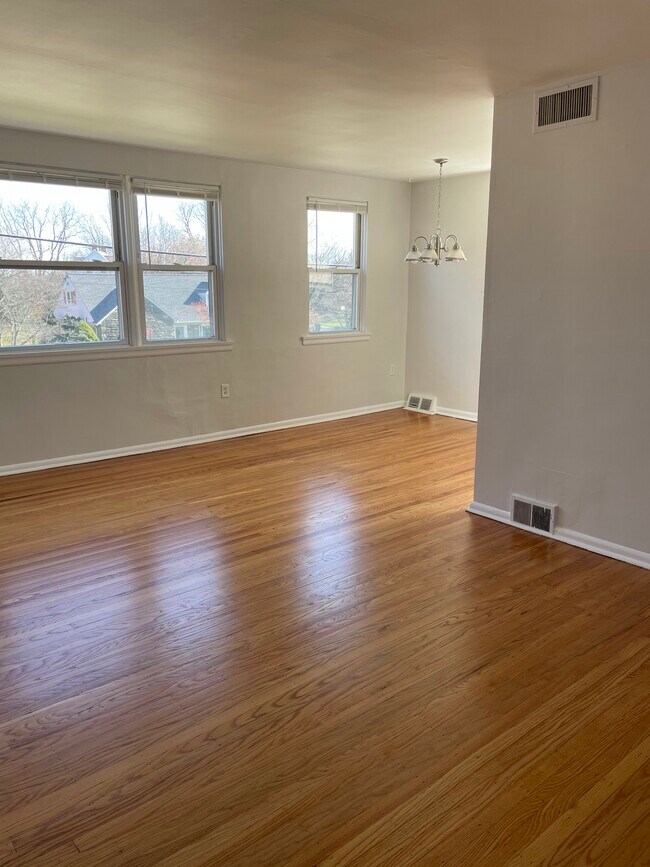 Building Photo - 3518 Rhoads Ave
