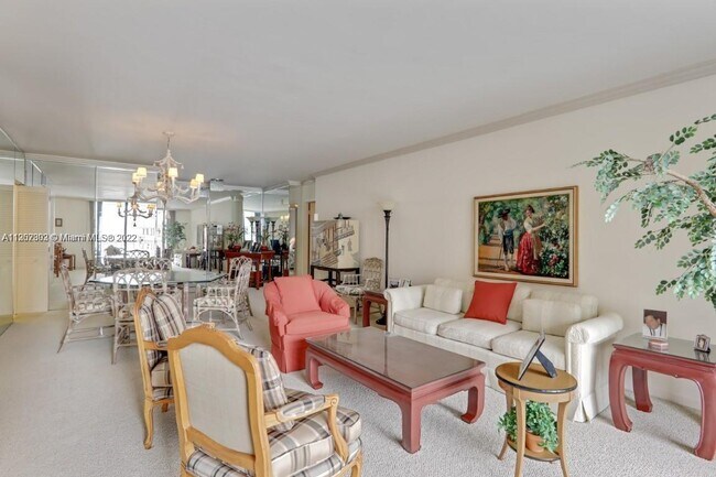 Foto del edificio - 9801 Collins Ave