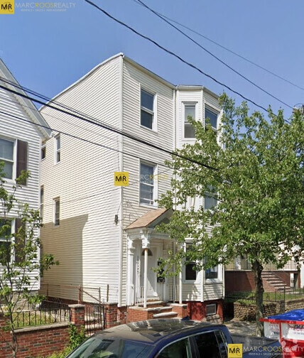 Building Photo - 252 E Eagle St