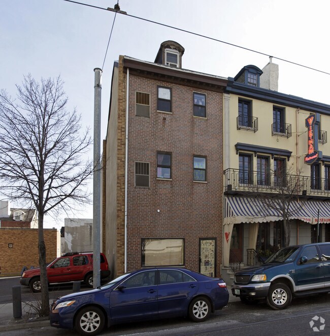 Building Photo - 225 N 11th St