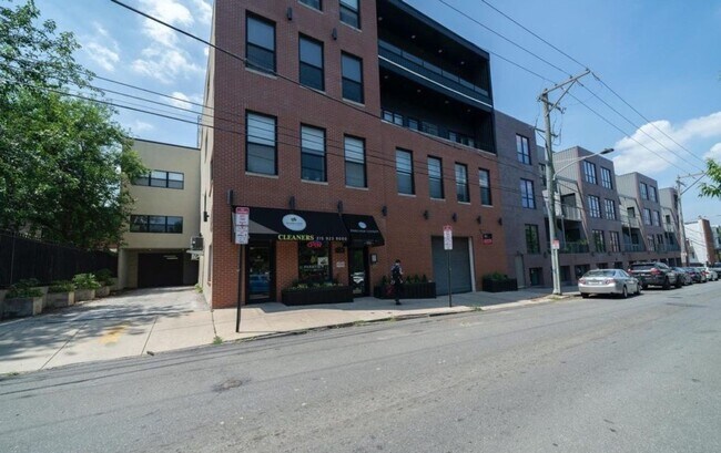 Foto del edificio - Fantastic Northern Liberties Parkview Condo