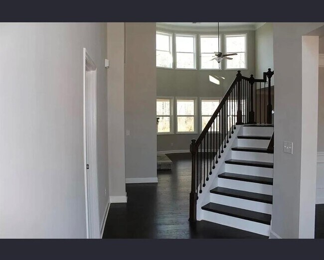 Building Photo - 428 Silver Brook Dr