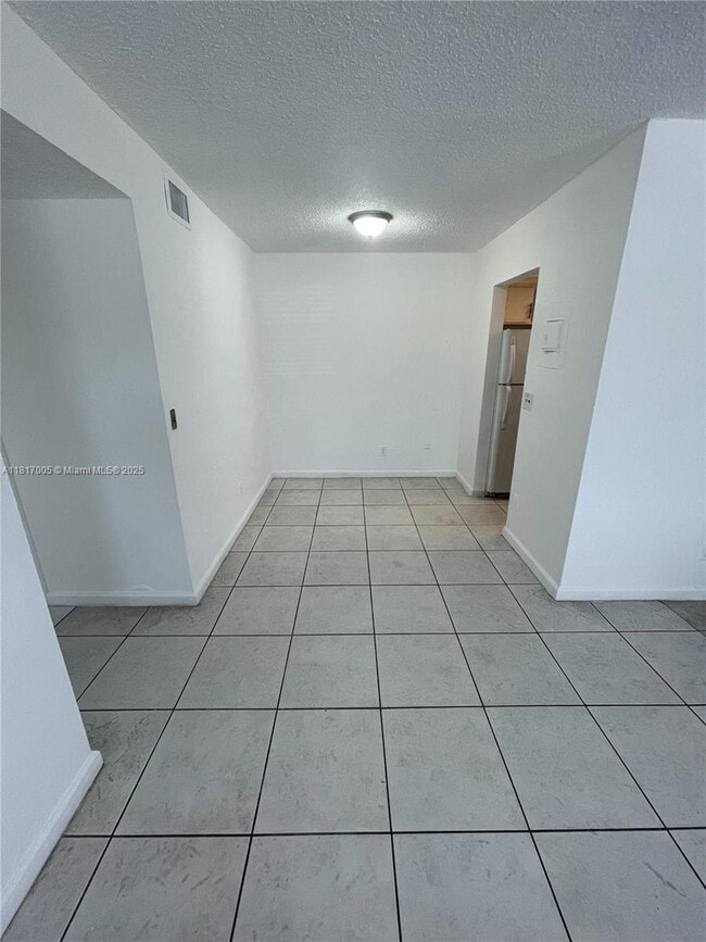 Building Photo - 6034 SW 37th St