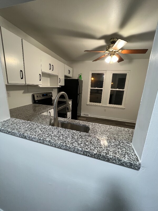 Building Photo - 33 Lamplighter Ln