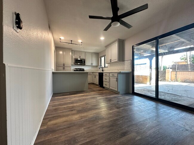 Foto del edificio - 2490 W Yowell Ct