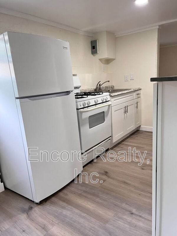 Building Photo - 2780.5 Vista Way