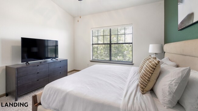 Foto del edificio - 3232 N Garland Ave