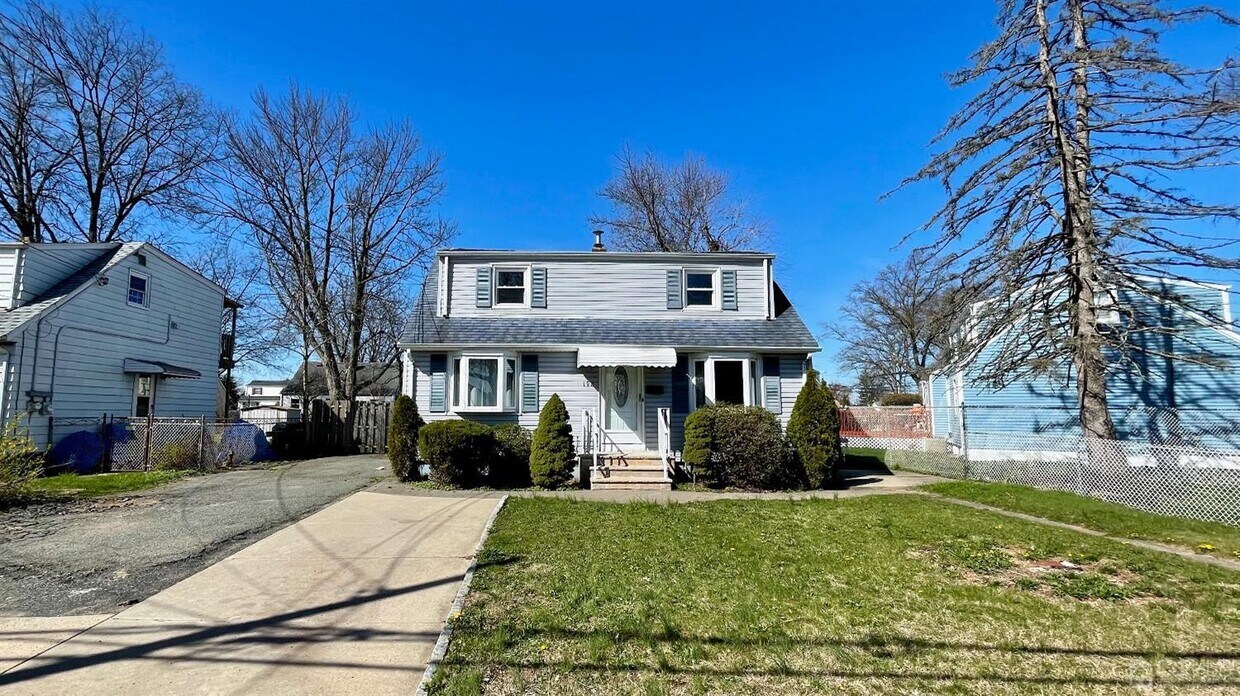 Primary Photo - 198 Plainfield Ave