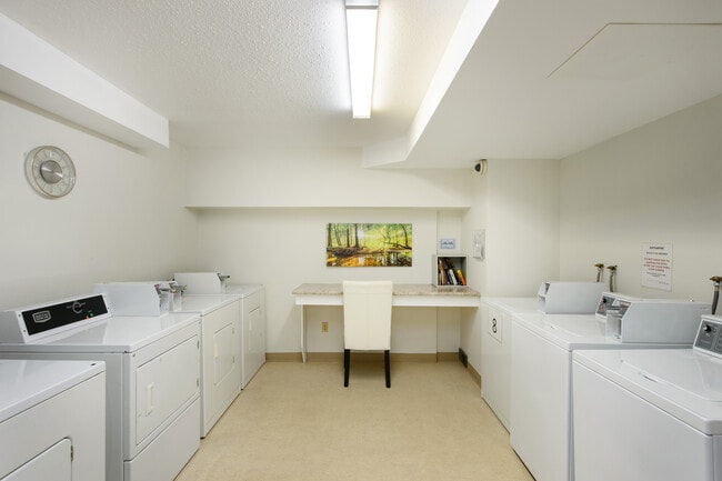 Building Photo - Katharine Apartments