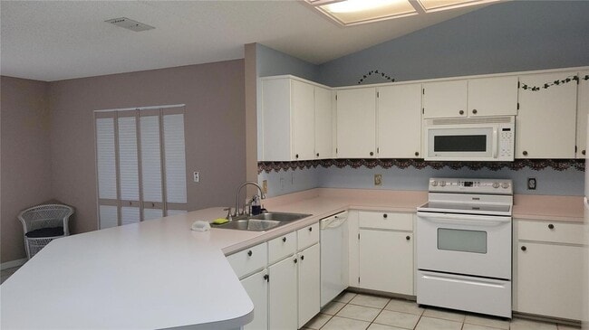 Building Photo - 564 W Central Ave