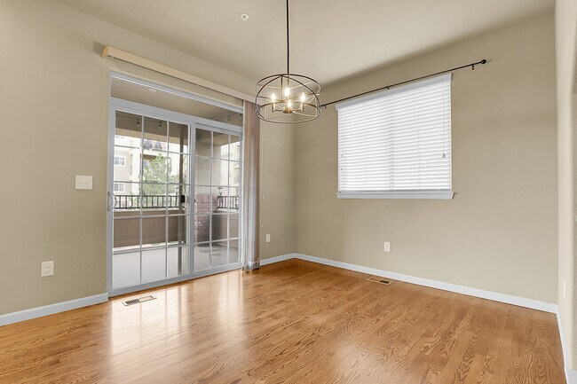 Foto del edificio - 1000 Elmhurst Dr