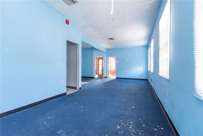 Building Photo - 124 Taunton Ave