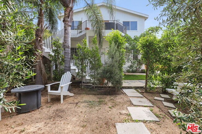 Foto del edificio - 1174 S Highland Ave