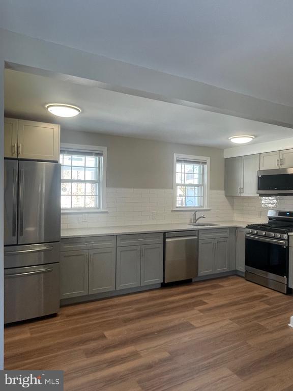 Foto del edificio - 1917 Winton Ave