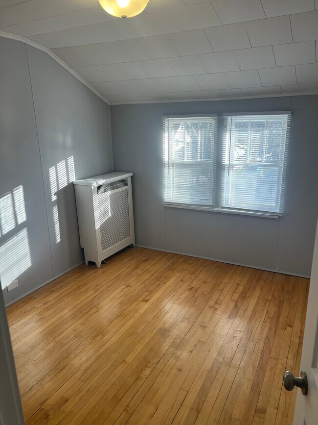 414 W Ridge St Unit Upstairs, Marquette, MI 49855 Apartments in Marquette, MI