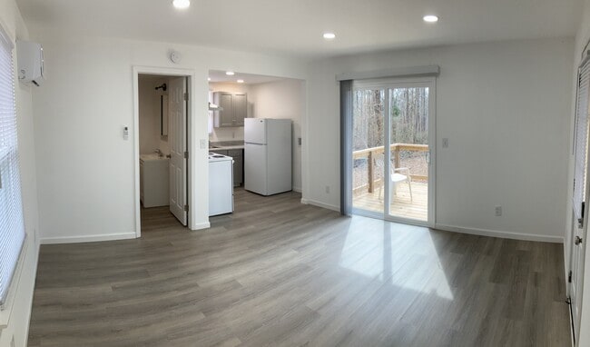 Newly refurbished tiny home rental - 495 Annie Lee Rd