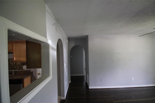 Foto del edificio - 8703 Othello St