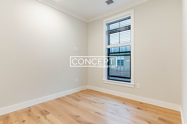 Foto del edificio - 151 Everett St