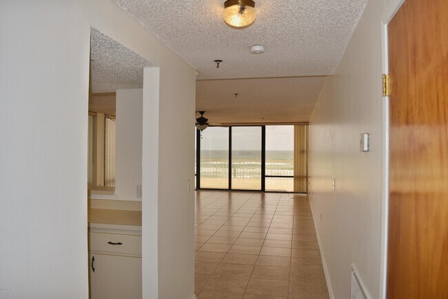 Foto del edificio - 3743 S Atlantic Ave