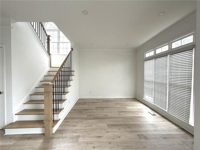 Foto del edificio - 4865 Chesterfield Ct